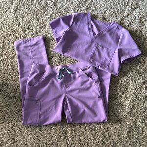 Figs Women's Scrub Set in Lilac Dawn. Excellent condition
Worn one time! Medium